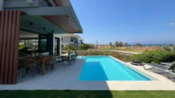 Cesme luxury villa 100 steps from the beach